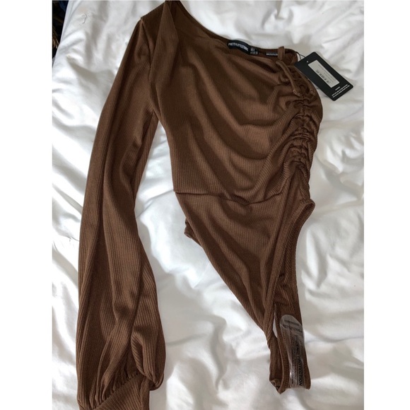 One sleeve blouse. - Picture 1 of 3